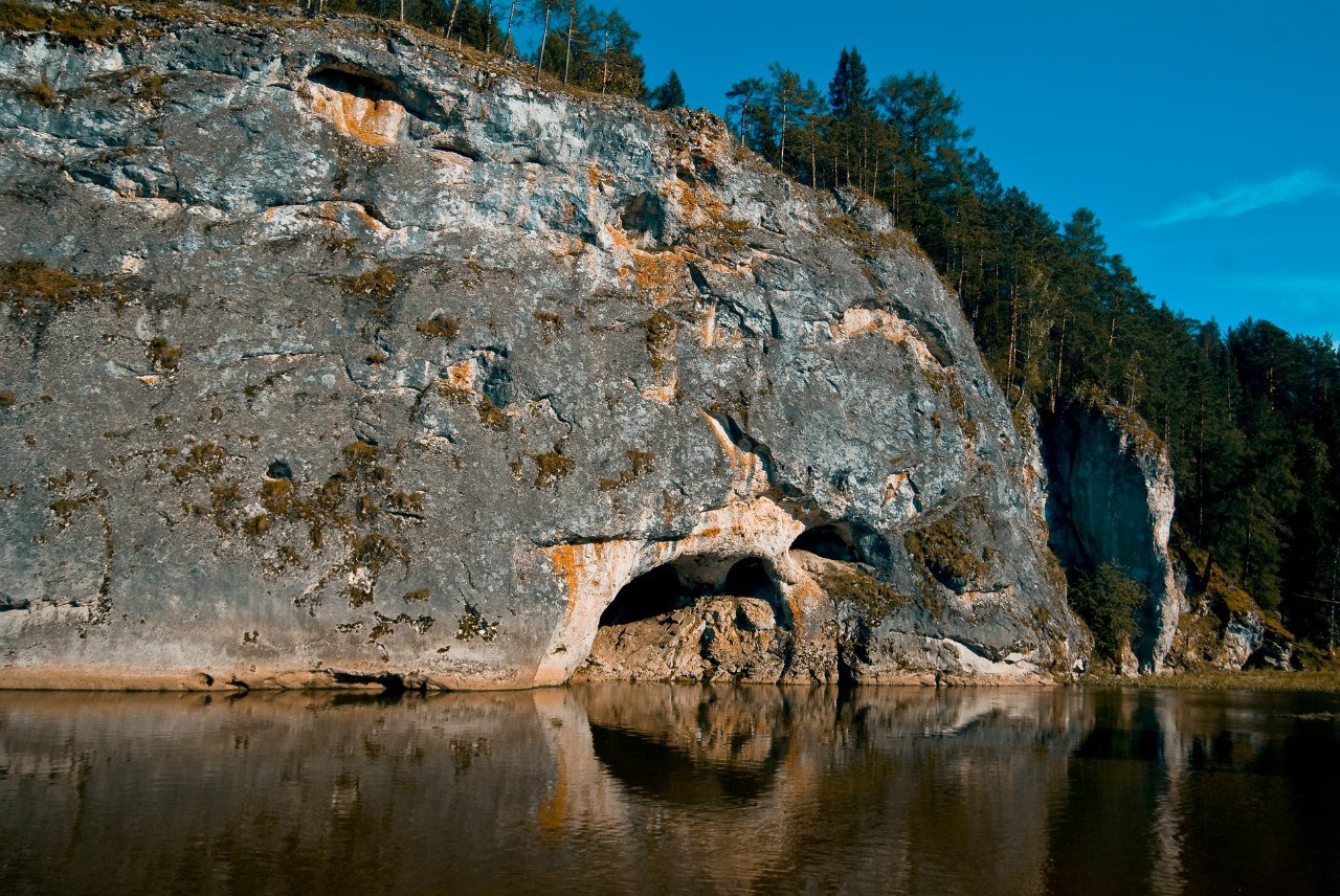 Скала карстовый мост Оленьи ручьи